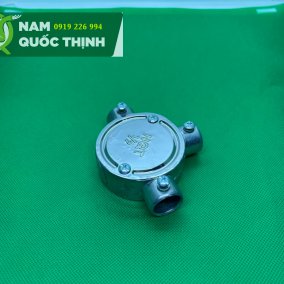 Hộp Nối Dây Loại Tròn 3 Ngã Trơn EMT Có Nắp 1/2 Inch