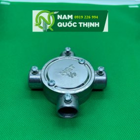 Hộp Nối Dây Loại Tròn 4 Ngã Trơn EMT Có Nắp 1/2 Inch