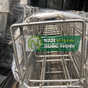 MÁNG LƯỚI 100x100x5x3000 MM INOX 304 