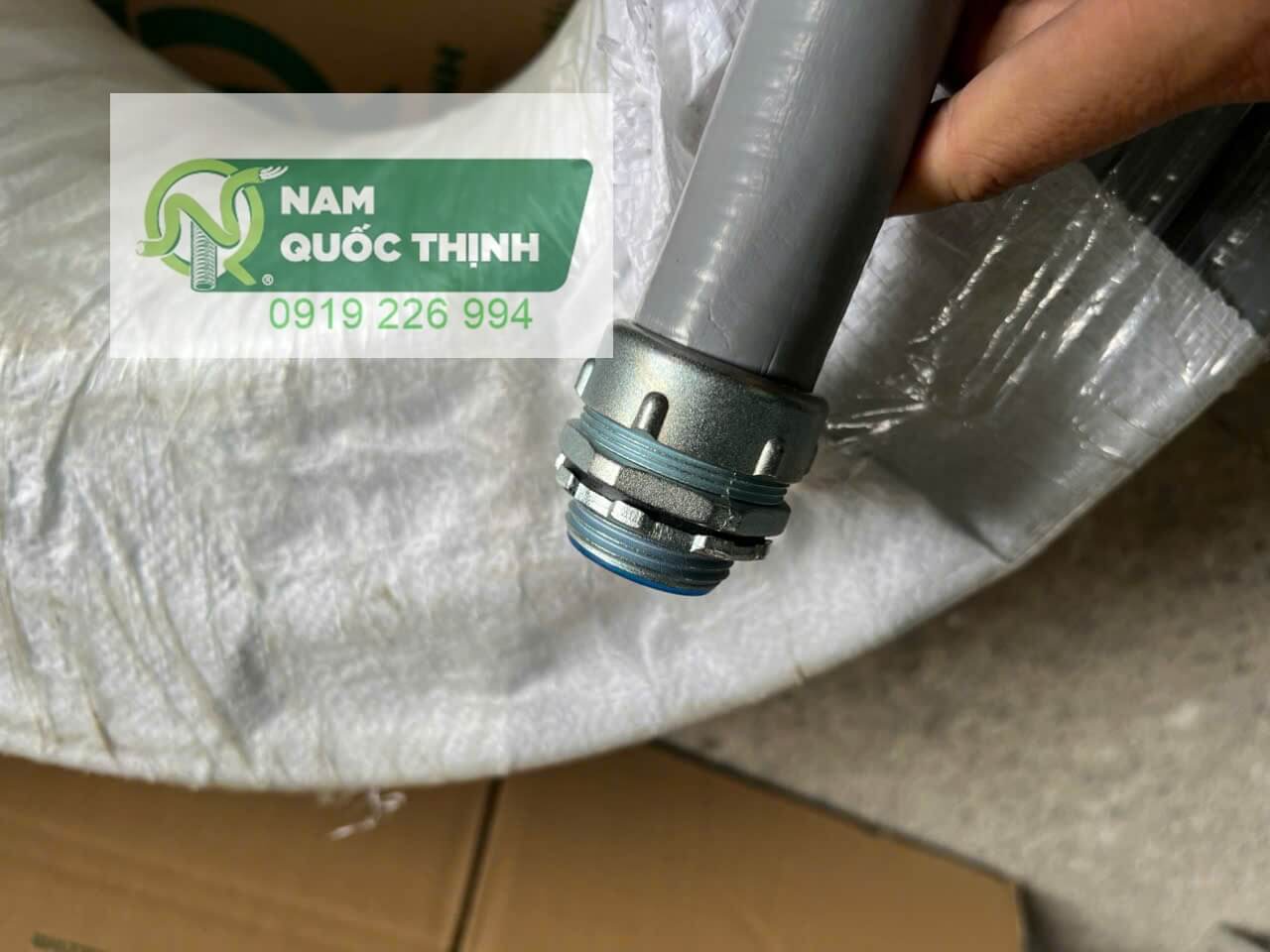 dau noi rang ngoai ruot ga sat boc nhua xam chong dau