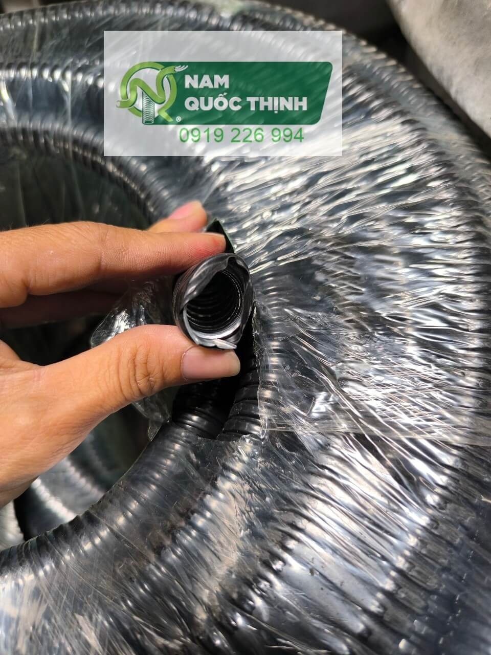 ong ruot ga kem boc nhua pvc mau den chong tham nuoc