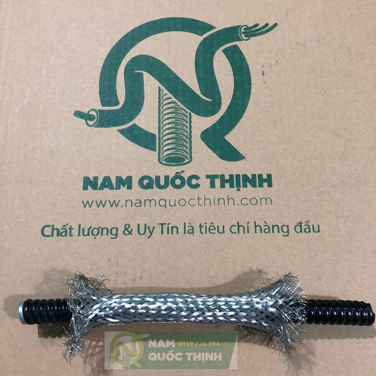 Ống Luồn Dây Điện Mềm Lõi Thép Bọc Nhựa Có Lưới Inox 304 Nam Quốc Thịnh